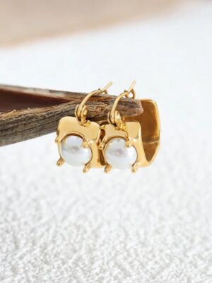 Dora Pearl Mini Earrings
