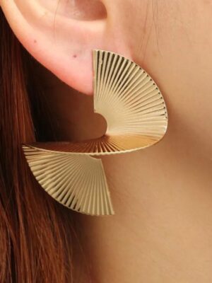 Curvy Party Gold Earrings