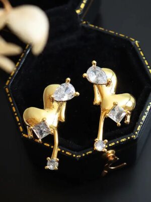 sloane-diamond-heart-earrings