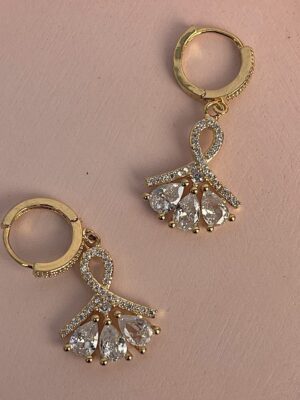 shiny-diamond-flower-huggies