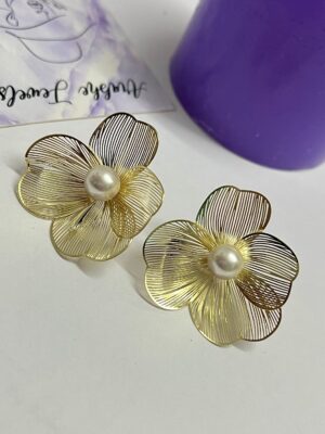 tabi-net-pearl-flower-earring