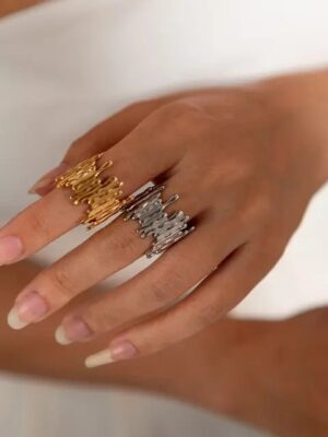 martishia-asymmetric-gold-ring