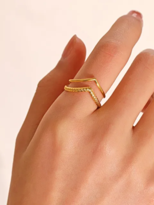 viniya-v-shape-gold-ring