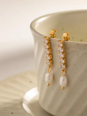 vega-pearl-diamond-earrings