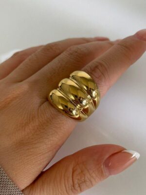 munia-bold-gold-ring