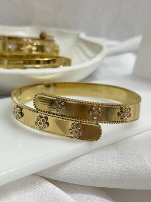 floin-flower-gold-cuff