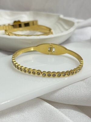 kori-minimal-gold-cuff