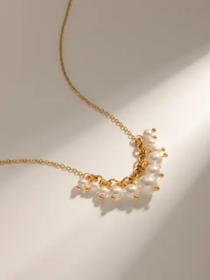 cluster-of-pearls-gold-necklaces