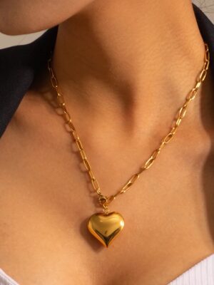 falling-heart-gold-necklace