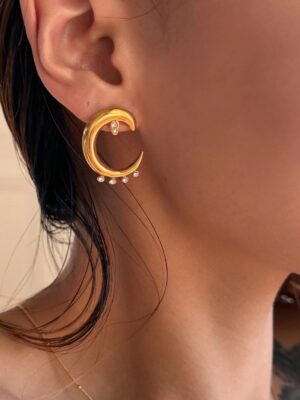 eclia-moon-diamond-earrings