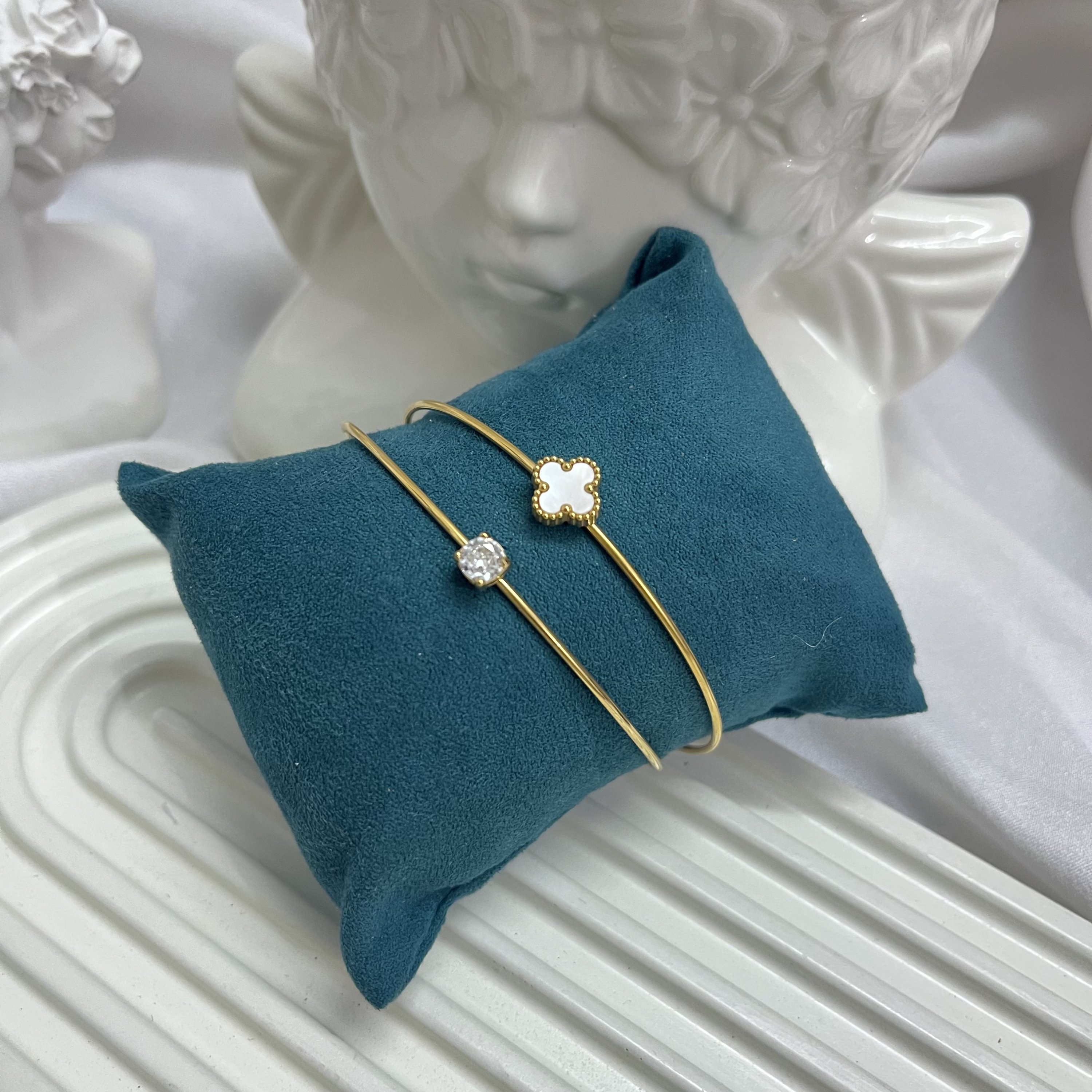 sleeky-minimal-cuff