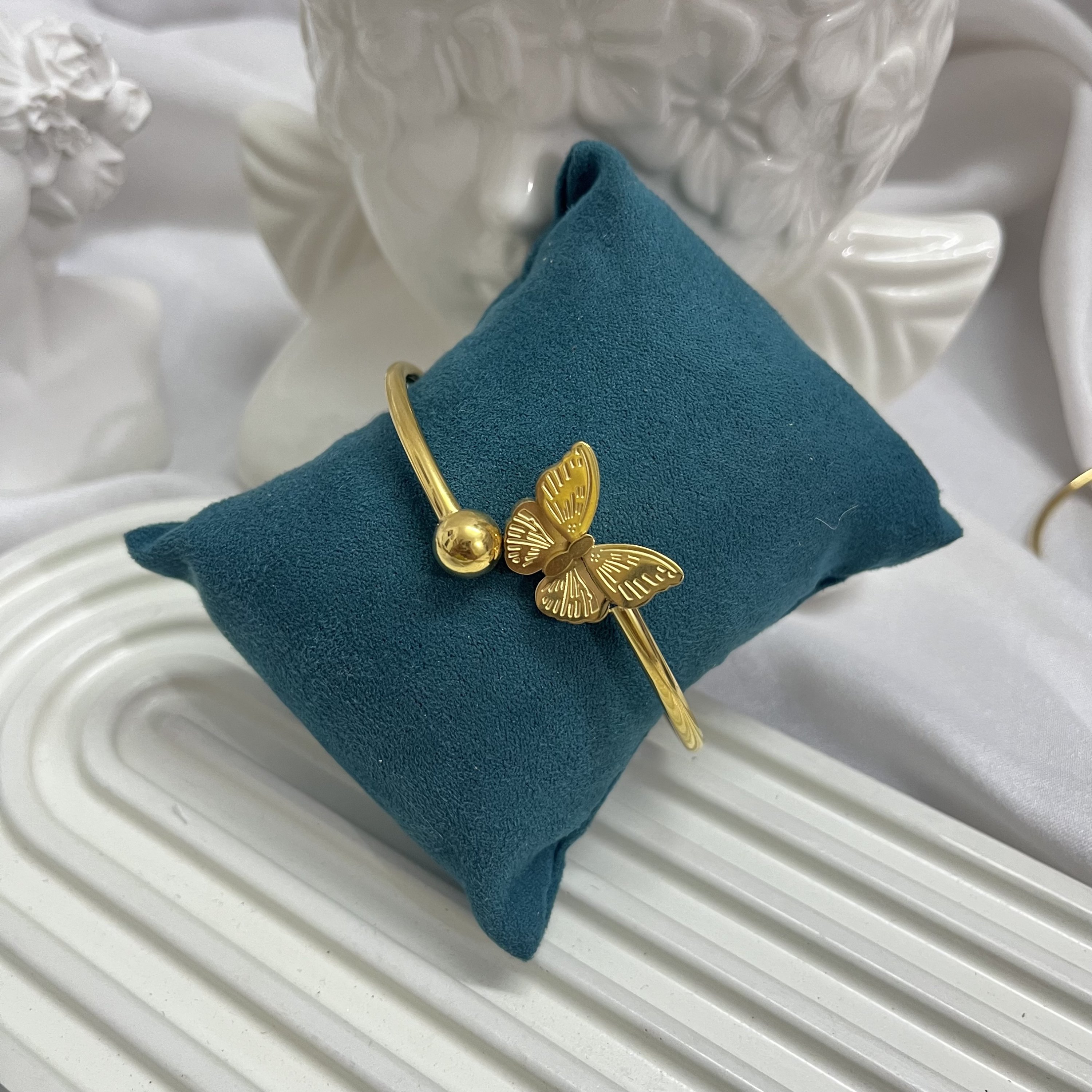 zoes-butterfly-flexible-cuff