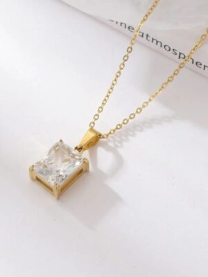 winies-square-diamond-necklace