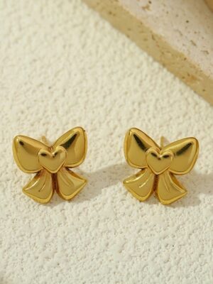 festive-mine-heart-bow-studs