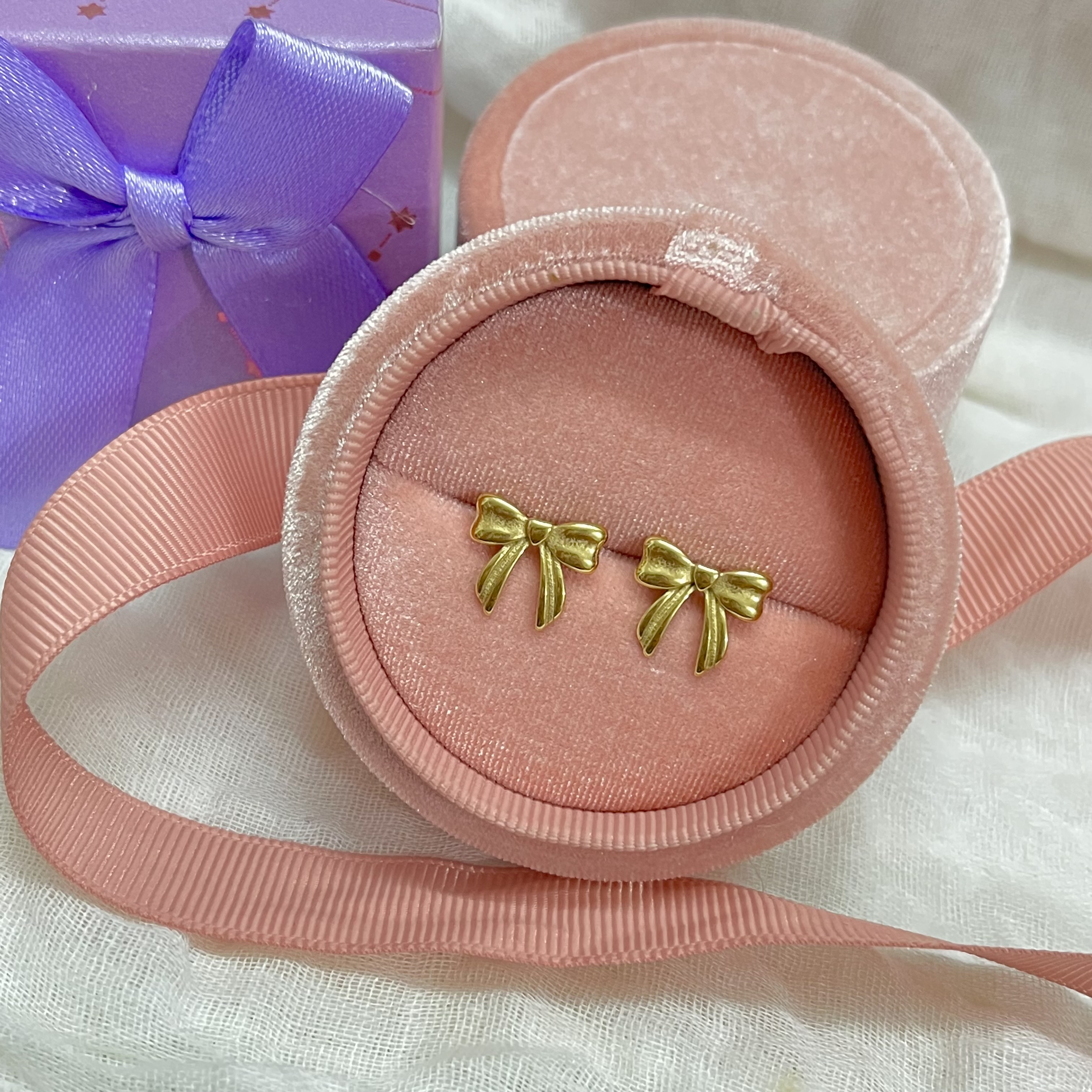 aarna-mine-bow-studs