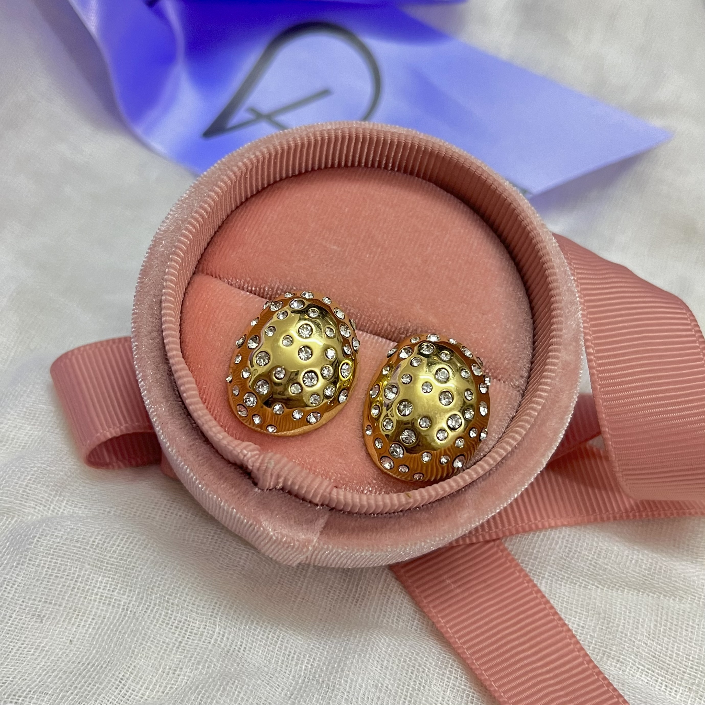 diavi-diamond-oval-earring