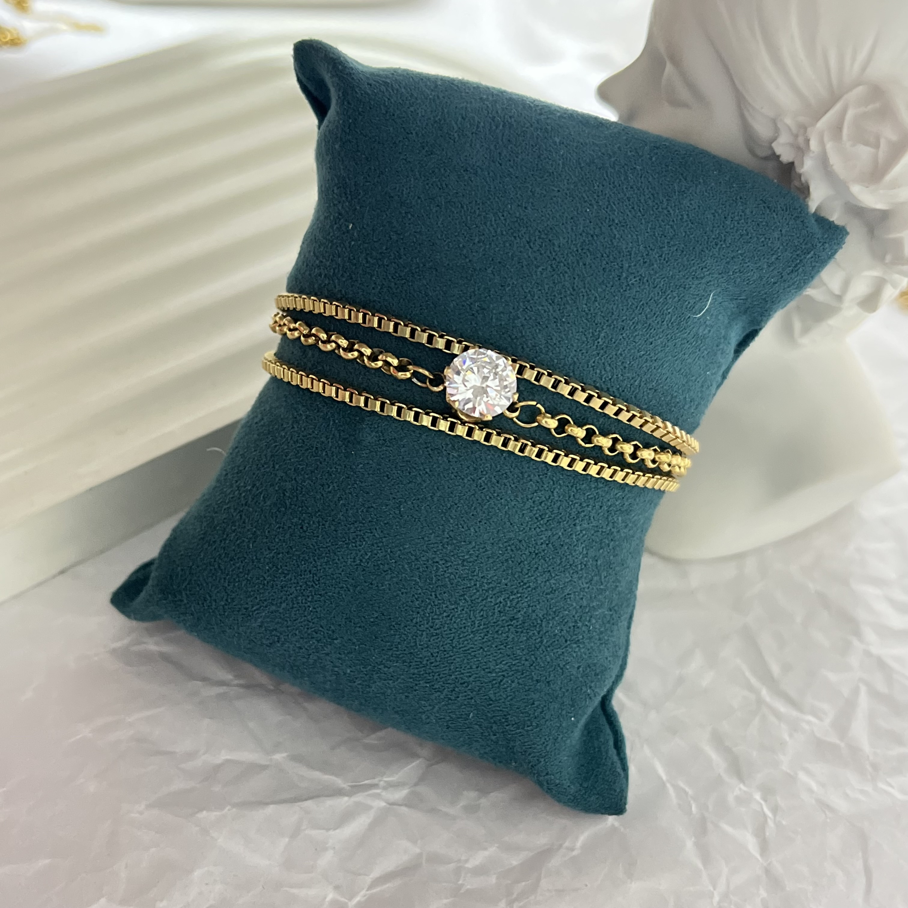 jawi-diamond-gold-bracelet
