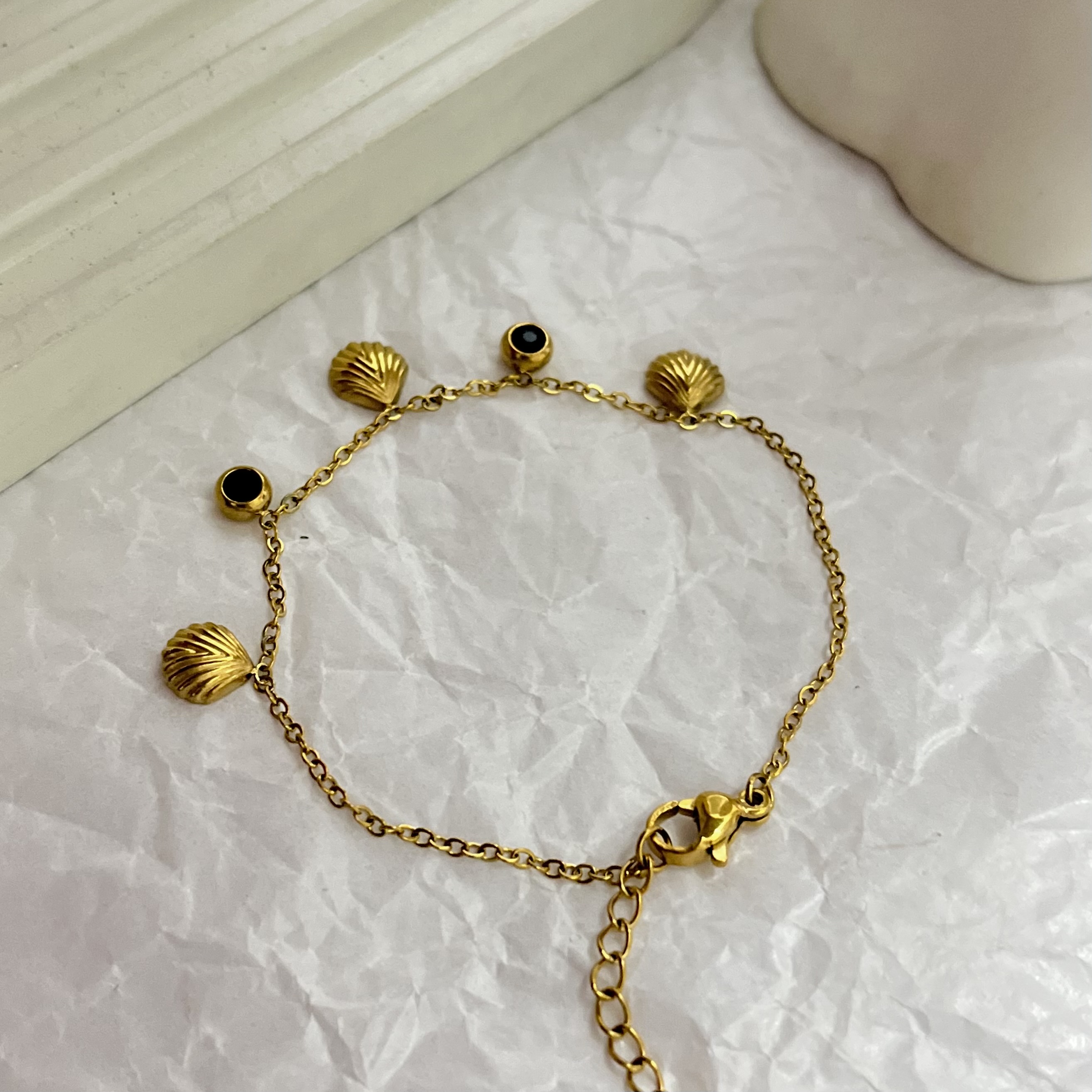 cosmic-shell-gold-bracelet