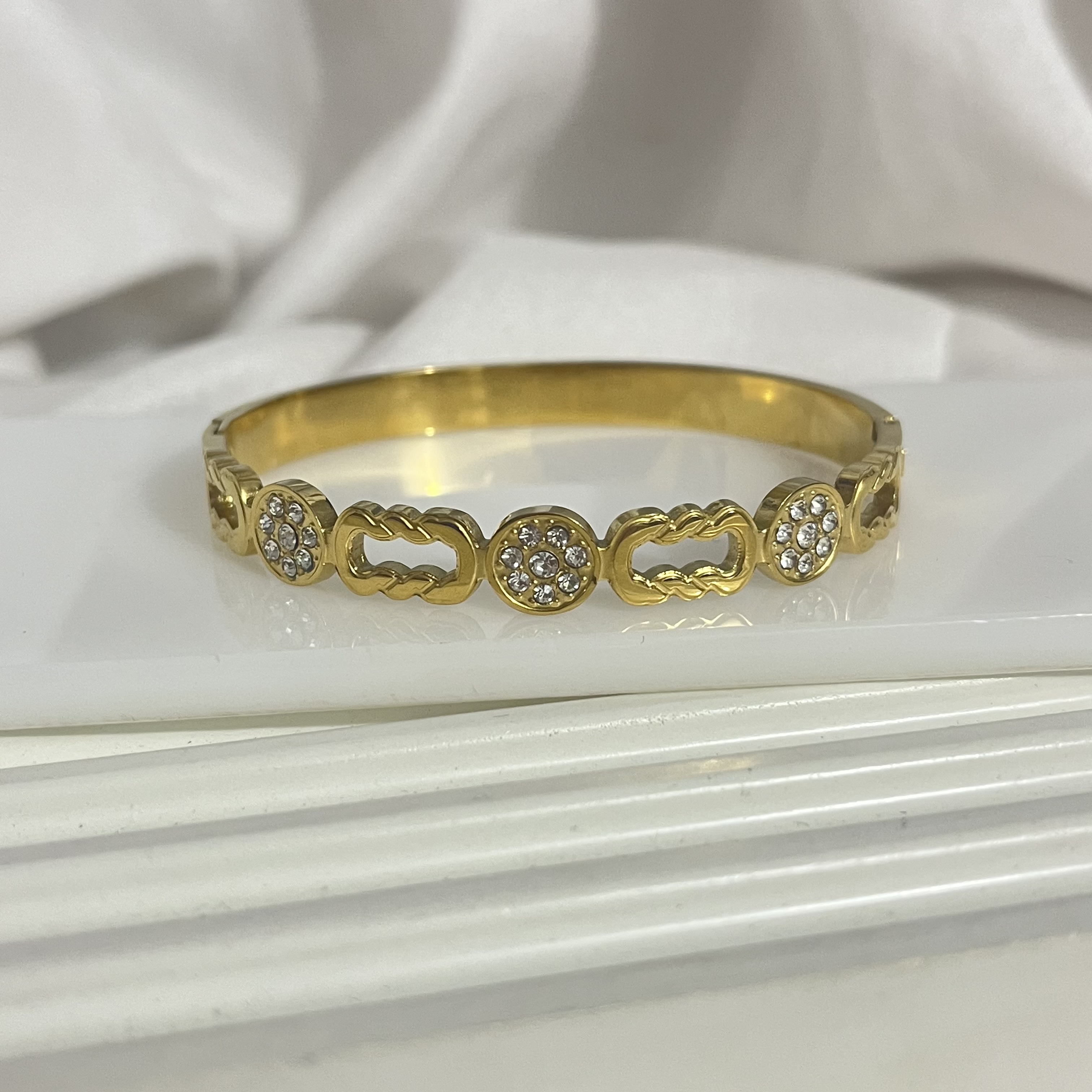 kozi-diamond-gold-cuff