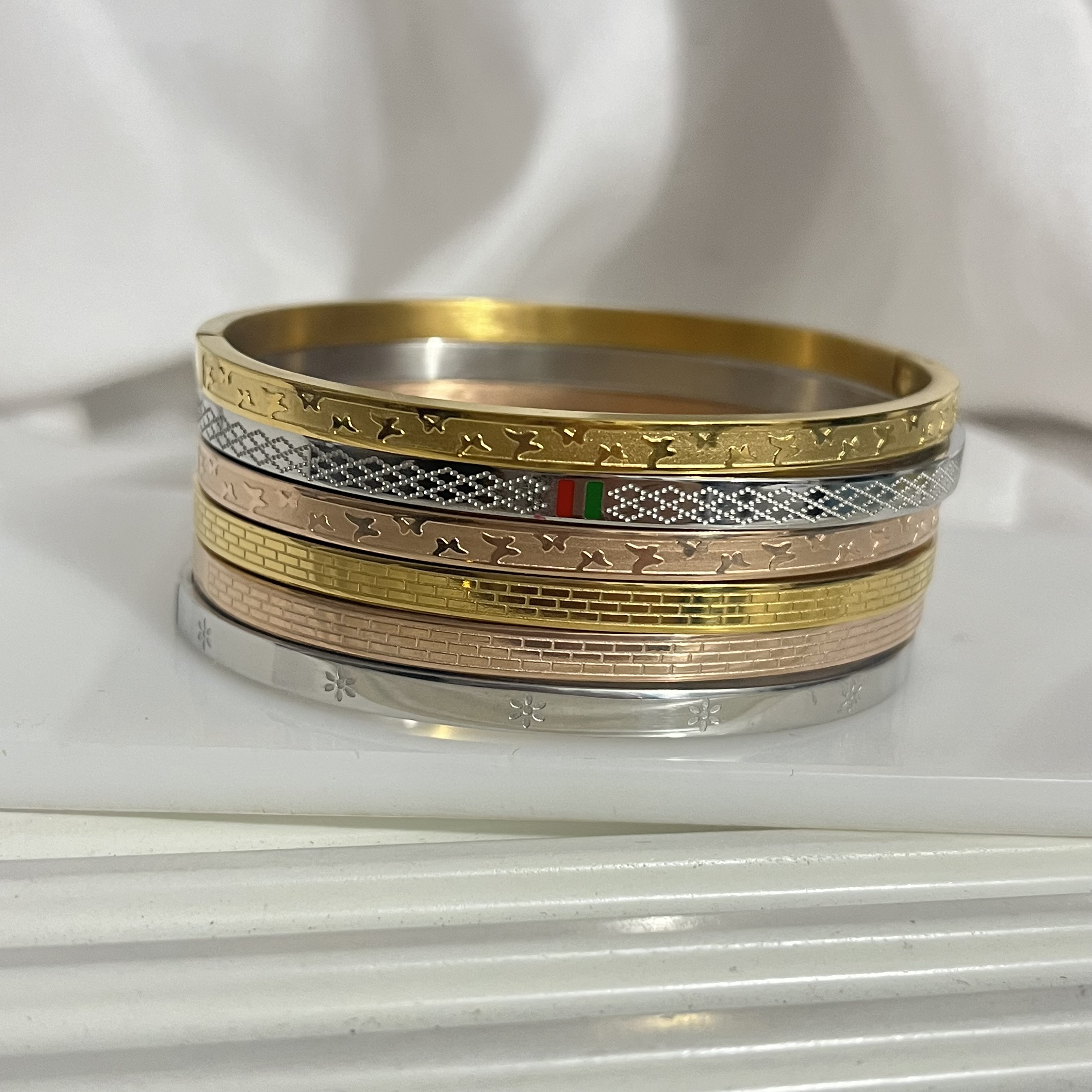 konil-sleek-daily-wear-cuffs